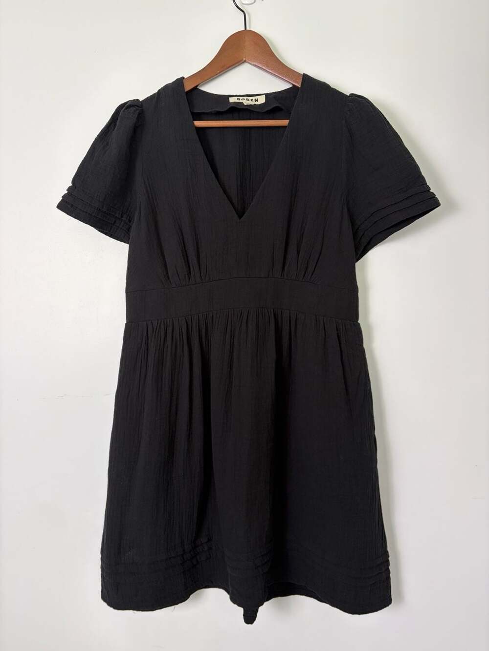 Boden Black V-Neck Puff Sleeve Short Mini Dress Size US 10P / UK 14P